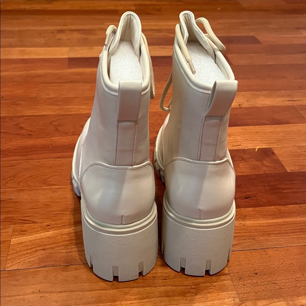 NWT Cream Combat Boots, Lace Up with Chunky Heel - Picture 3 of 7